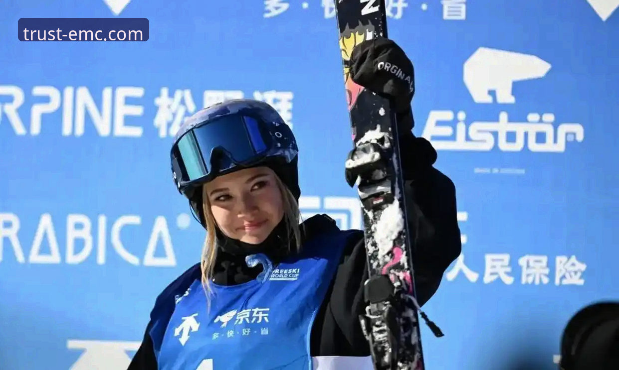 卫冕荣耀与持续热爱：谷爱凌的米兰答卷 vs 稳定平台对精彩瞬间的承载